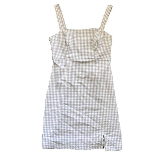 Hollister purple gingham dress — a sweet and classic print perfect for fall days - Picture 1 of 3